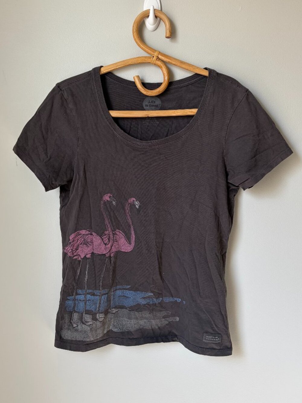 Life Is Good Gray Flamingo Scoop Neck Short Sleeve T-shirt Women's Small
